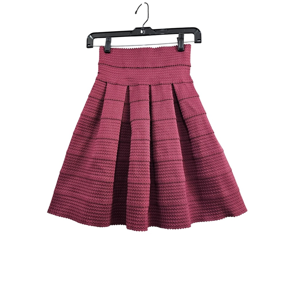 Girls from Savoy Pleated Skirt Womens XS Burgundy Textured Knit High Waist Mini